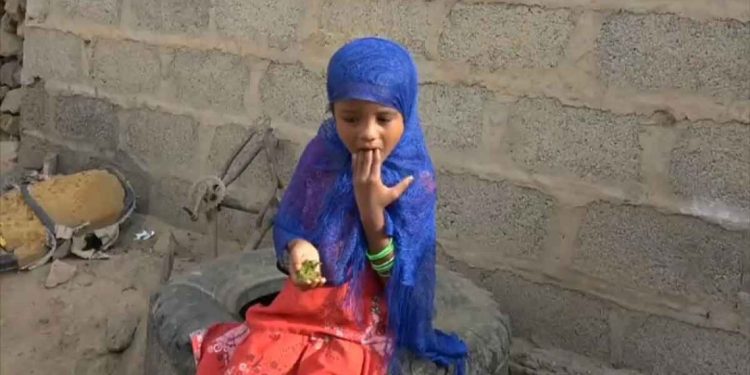 Yemeni Families Forced to Eat Leaves To Survive