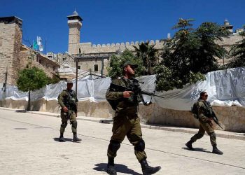 إسرائيليون يقتحمون المسجد الإبراهيمي صورة ارشيفية