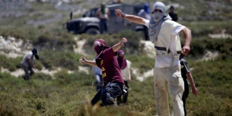 اعتداءات المستوطنين صورة ارشيفية