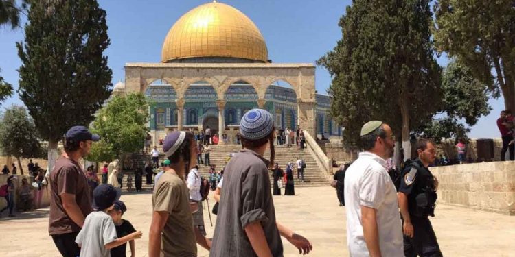 الانتهاكات الإسرائيلية في "الأقصى" و"الإبراهيمي"