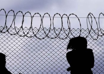 الأسيرات الفلسطينيات يشتكين تعرضهن للتنكيل.. والأسرى يهددون بالإضراب عن الطعام