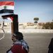 مقتل وإصابة 47 طفلا باليمن في أول شهرين من العام الجاري قتل وأصيب 47 طفلا يمنياً في أول شهرين من العام الحالي، على خلفية النزاع الدائر في اليمن، الذي يشهد أسوأ أزمة إنسانية في العالم. جاء ذلك في بيان لمنظمة الأمم المتحدة للطفولة "اليونيسيف" اليوم السبت، أوضح أن التقارير تفيد بأن 47 طفلا على الأقل قتلوا أو أصيبوا خلال أول شهرين من هذا العام في مناطق عدة من اليمن"، مشيراً إلى استمرار تصاعد العنف هذا العام. وأضاف البيان: "كالعادة؛ فإن الأطفال هم أول وأكثر من يعاني". وبينت "يونيسف" أن النزاع تسبب بانهيار في قطاعات الصحة والاقتصاد والتعليم وغيرها في البلاد، فيما يعيش أكثر من 3.3 ملايين نازح في مدارس ومخيمات حيث تتفشى الأمراض كالكوليرا بفعل شح المياه النظيفة. وقالت إن أكثر من ألفين و500 مدرسة في البلاد باتت غير صالحة للاستخدام، "إذ تم تدميرها أو تحويلها لأغراض عسكرية أو استخدامها كمراكز إيواء للنازحين"، لافتة إلى تقديرات سابقة للأمم المتحدة بوجود مليوني طفل تقريبا خارج المدارس. وأكدت "يونيسف" في بيانها أنه "منذ تصاعد النزاع في اليمن قبل نحو سبعة أعوام، تحققت الأمم المتحدة من مقتل وإصابة أكثر من 10 آلاف و200 طفل"، مشيرة إلى أنه "من المرجح أن تكون الأرقام الفعلية أعلى بكثير". وكانت المنظمة أفادت في تشرين اول الماضي بمقتل نحو 10 آلاف طفل في الحرب. وكان تقرير لخبراء الأمم المتحدة قدم إلى مجلس الأمن ونشر في كانون ثاني الماضي تحدث عن عملية تجنيد واسعة للأطفال، وقال إنه يملك قائمة لـ1406 أطفال تتراوح أعمارهم بين 10 و17 عاما، جندهم الحوثيون ولقوا حتفهم في ساحة القتال في العام 2020. ويشهد اليمن منذ نحو سبع سنوات حربا مستمرة بين القوات الموالية للحكومة المدعومة بتحالف عسكري عربي تقوده الجارة السعودية، والحوثيين المدعومين من إيران، المسيطرين على عدة محافظات بينها العاصمة صنعاء منذ سبتمبر/أيلول 2014. وحتى نهاية العام 2021، أسفرت الحرب عن مقتل 377 ألف يمني، وفق الأمم المتحدة، ويعتمد معظم السكان البالغ عددهم 30 مليونا على المساعدات.