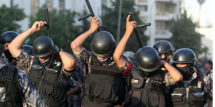 الأجهزة الأمنية الأردنية تعتقل عشرات النشطاء والنقابيين والحزبيين