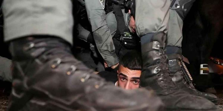 استخدام القوة المفرطة ضد الفلسطينيين صورة من الارشيف