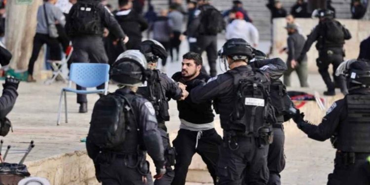 اقتحام الشرطة الإسرائيلية للمسجد الأقصى