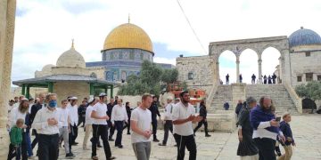 الاحتلال الإسرائيلي يخلي “الأقصى” من المصلين و1180 مستوطناً يقتحمونه