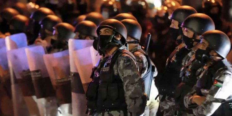 السلطات الأردنية تعتقل نشطاء