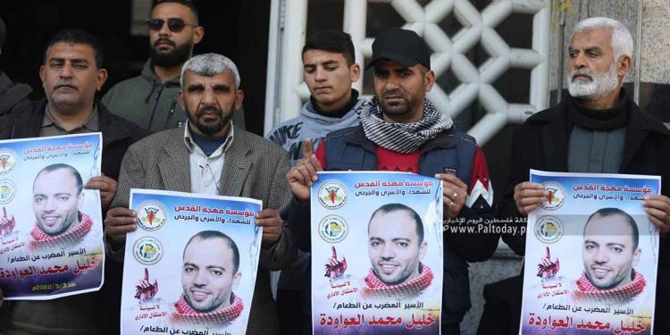 الأسير الفلسطيني المضرب عن الطعام خليل عواوده