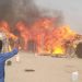 معاناة النازحين اليمنيين تتواصل.. اندلاع حريق في مخيم وسط البلاد