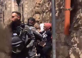 قوات الاحتلال الإسرائيلي تعتدي على فتاتين فلسطينيتين في القدس