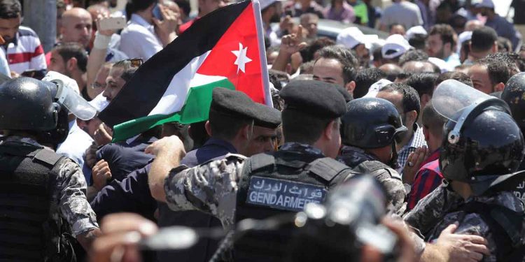 اعتقال عددا من المعلمين في محافظة إربد شمال المملكة