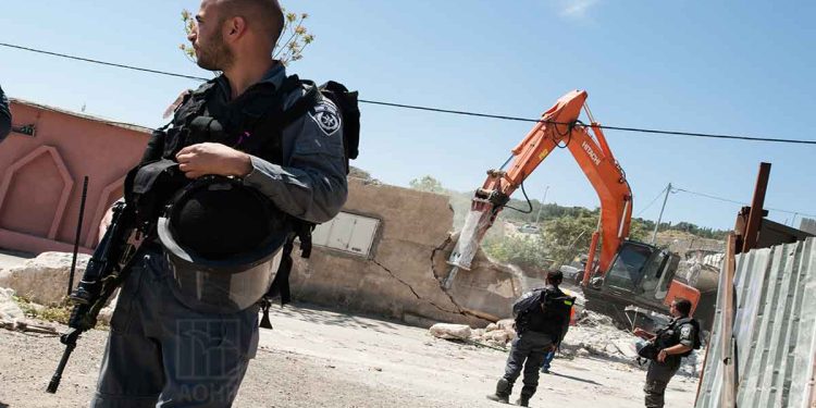 هدم منزل صورة ارشيفية