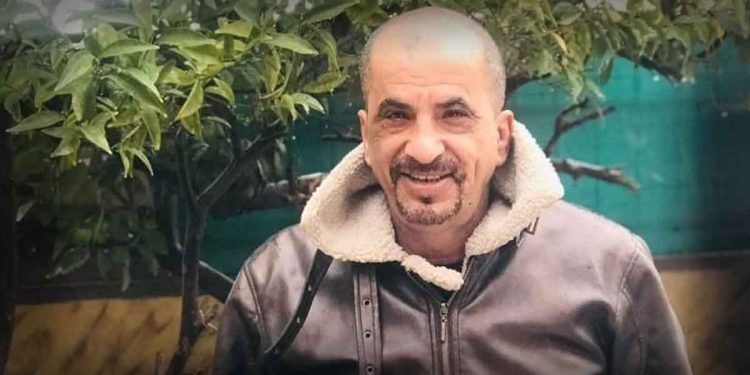 العامل نبيل أحمد غانم (53 عاما)