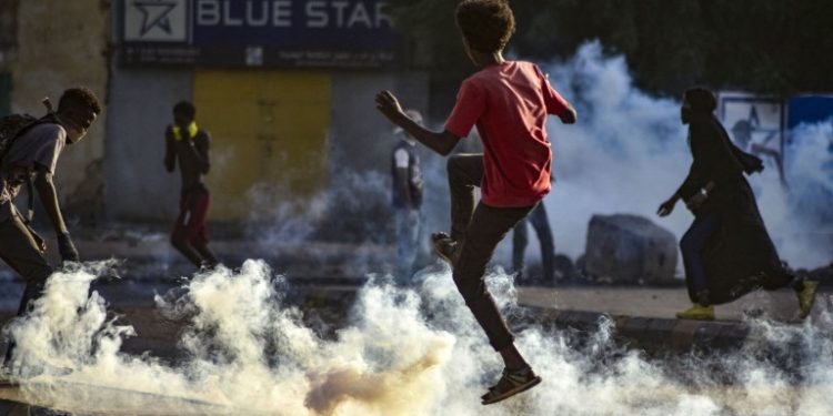 مقتل 5 متظاهرين برصاص الأمن السوداني في أم درمان
