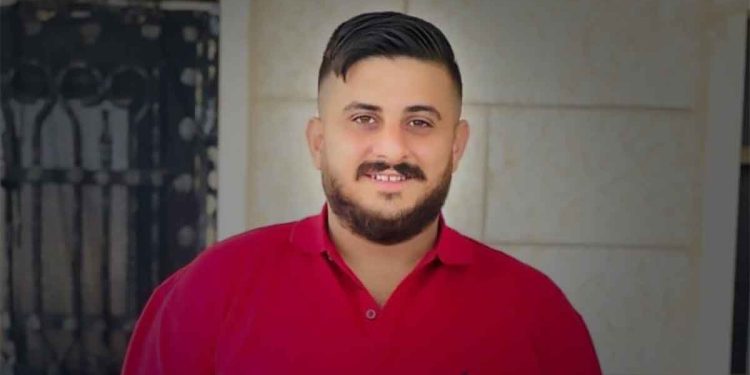 المعتقل لدى المخابرات الفلسطينية "زيد حرب"