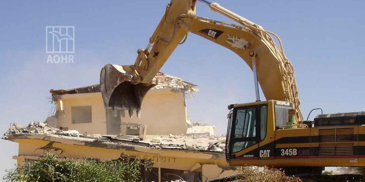 الاحتلال يهدم منزلاً مأهولاً ومنشآت زراعية فلسطينية شمال الضفة