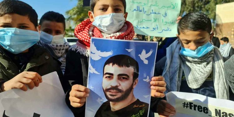 الأسير الفلسطيني المريض بالسرطان ناصر أبو حميد