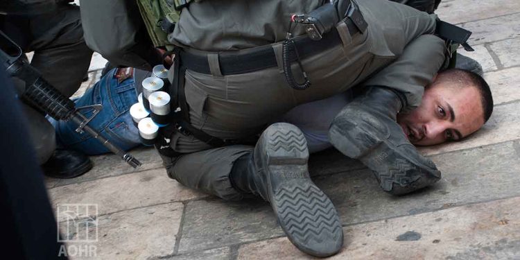 24 Palestinians Arrested by IOF in West Bank