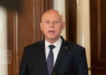 قيس سعيد يستخدم خطابا فيه دعوة إلى العنف