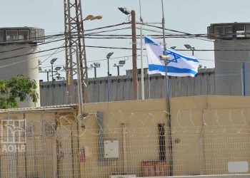 الأسير الفلسطيني خضر عدنان يواصل إضرابه عن الطعام لليوم الـ50