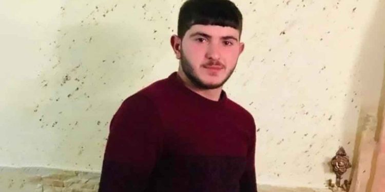 الشاب عائد عزام محمود سليم (20 عاما) توفي متأثرا بإصابته برصاص الاحتلال الحي في البطن والصدر في بلدة عزون.