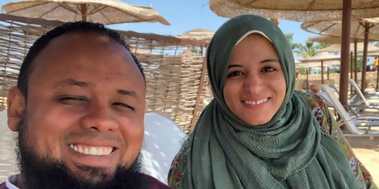 السلطات المصرية تعتقل زوجة المحامي المعتقل محمد الباقر