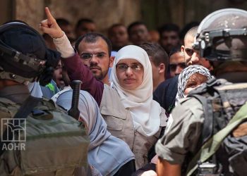 200 مصاب و400 معتقل إثر اقتحام قوات الاحتلال المسجد الأقصى