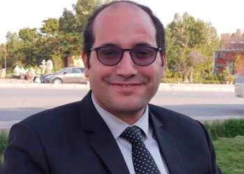 اعتقلت السلطات المصرية، اليوم الأربعاء، الصحفي حسن القباني، من منزله الكائن بمحافظة الجيزة.