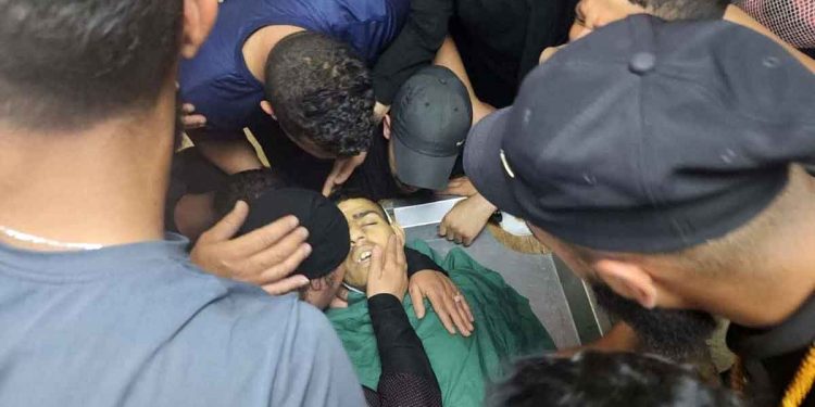 مقتل الفلسطيني فارس حشاش برصاص الاحتلال في مخيم بلاطة