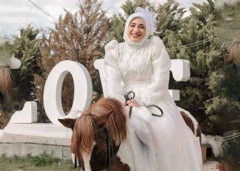 يد حبس الناشطة المصرية آية كمال الدين