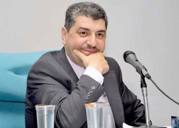 قرار بحبس الكاتب الصحفي أحمد حسن الزعبي لمدة عام