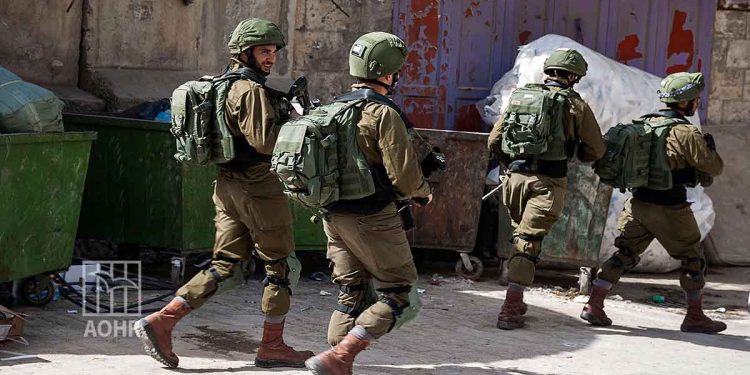 حملة اعتقالات واسعة في الضفة تطال 25 فلسطينيا