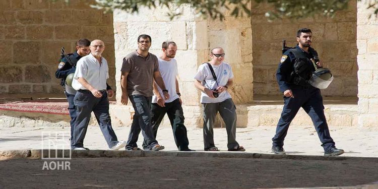 نحو 600 مستوطن يقتحمون المسجد الأقصى بحماية شرطة الاحتلال
