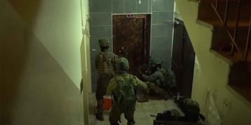 مع استمرار عدوانه على غزة.. الاحتلال يعتقل 51 فلسطينيا بالضفة