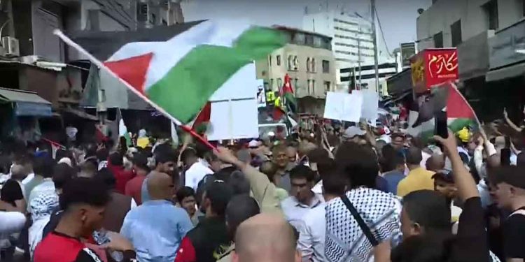 السلطات الأردنية عازمة على إسكات الأصوات الرافضة لجرائم الحرب في غزة