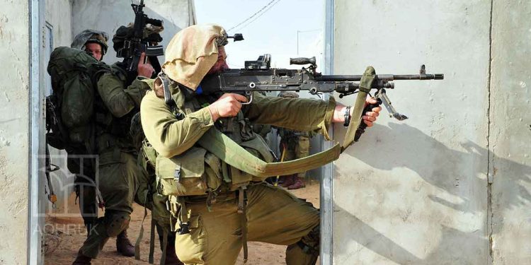 IOF kills 6 Palestinians in the north and south of the West Bank