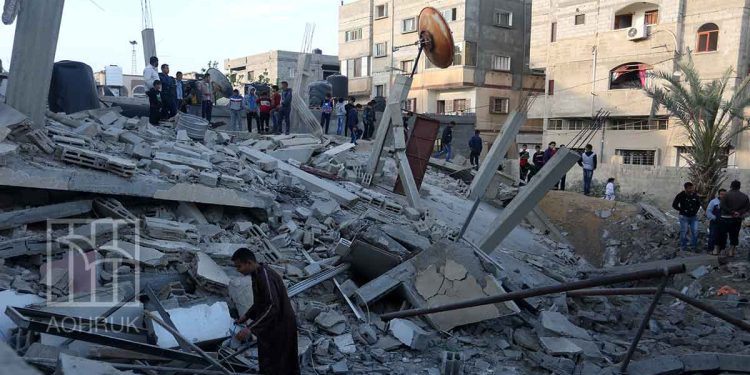 يوجد تحت الأنقاض في قطاع غزة، أكثر من 10 آلاف مفقود