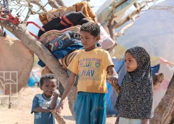 تعد الأزمة القائمة في اليمن، من أكبر الأزمات الإنسانية في العالم، وفق مفوضية الأمم المتحدة السامية لشؤون اللاجئين (UNHCR).