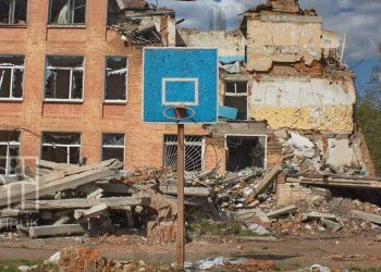 استهدف جيش الاحتلال الإسرائيلي اللاعبين والرموز الرياضية، ودمّر عشرات الملاعب والنوادي، وحوّل جزءا منها إلى مراكز اعتقال وتنكيل وإعدام.