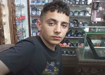 أقدم جيش الاحتلال على قتل الفتى الفلسطيني خالد رائد عروق (16 عاما) في مدينة رام الله (وسط الضفة)