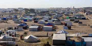 غزة.. مقتل 10 فلسطينيين في قصف إسرائيلي قرب تجمع للنازحين
