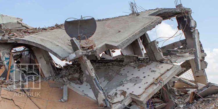 Israeli occupation demolishes a residential building in Jerusalem