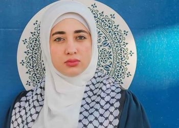 قرر قاضي المعارضات في محكمة جنايات القاهرة المصرية، تجديد حبس الناشطة السياسية آية كمال الدين، المعتقلة في سجن القناطر للنساء، لمدة 45 يوما