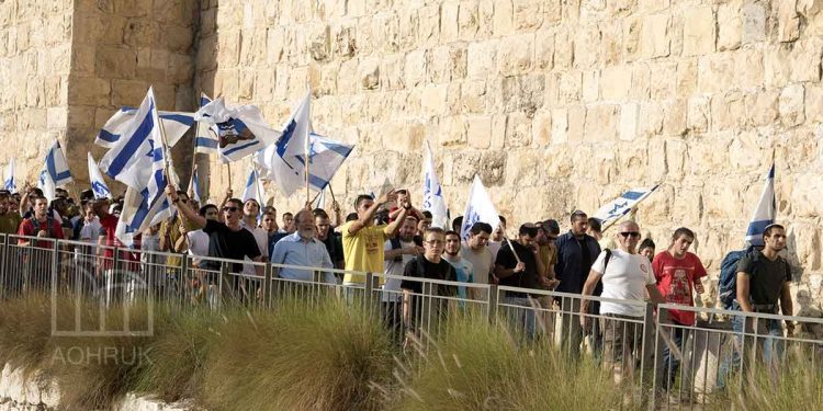 صورة من الارشيف