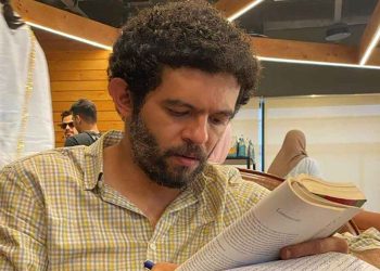 arrest cartoonist Ashraf Omar