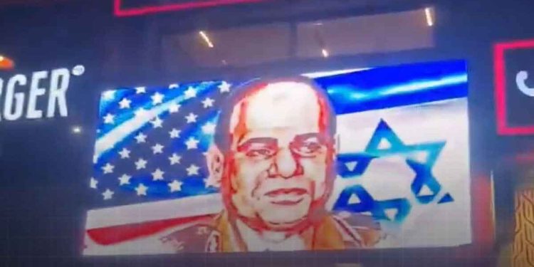 اتهمت أسرة المعتقل المصري علاء طارق إبراهيم رجب، السلطات الأمنية ونيابة أمن الدولة العليا بالتعنت وخرق القانون والدستور؛ لعدم تمكين المعتقل من تحرير توكيل لمحامٍ لحضور جلسات التحقيق.