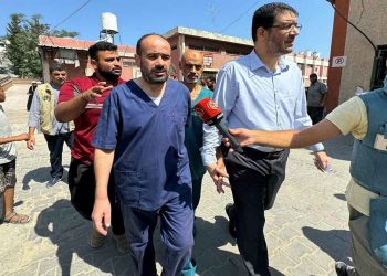 مدير مجمع الشفاء المفرج عنه: أسرى من غزة قتلوا بالتعذيب والإهمال