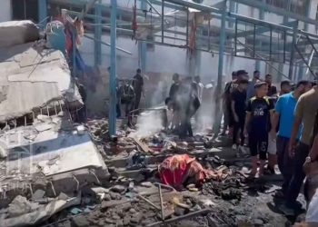 ارتكب الاحتلال الإسرائيلي مجزرتين جديدتين في قطاع غزة، اليوم الثلاثاء، أسفرتا عن مقتل 31 فلسطينياً، وإصابة العشرات.