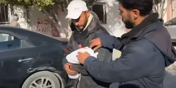 الخامس خلال أسبوع.. وفاة رضيع بسبب البرد في قطاع غزة