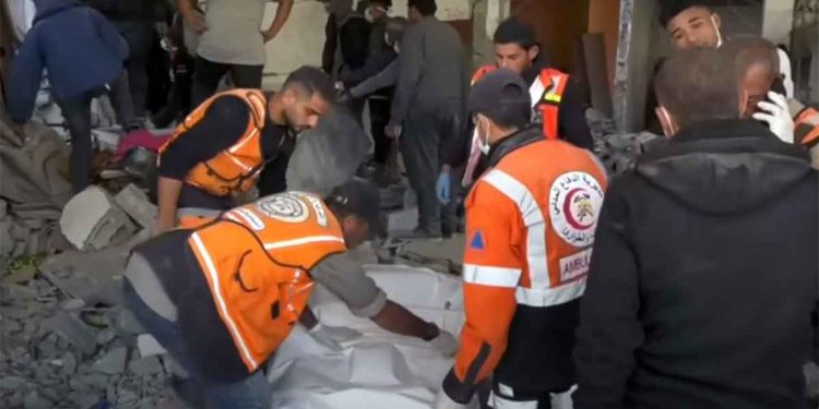 انتشال جثث الضحايا في غزة.. معاناة إنسانية ومخالفات قانونية